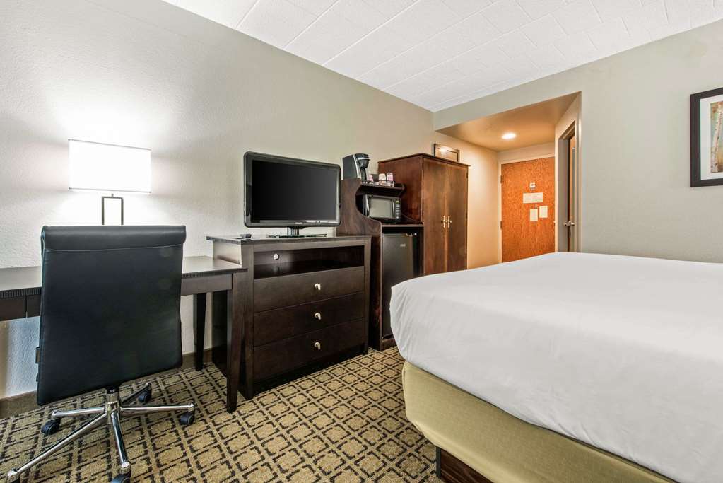 Clarion Pittsburgh Cranberry